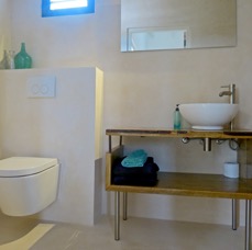 bathroom 1.jpg